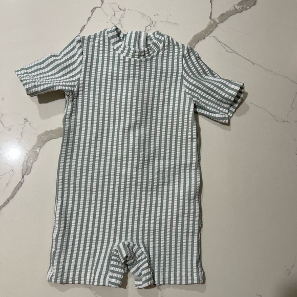 H&M swimsuit - Picture 3 of 5